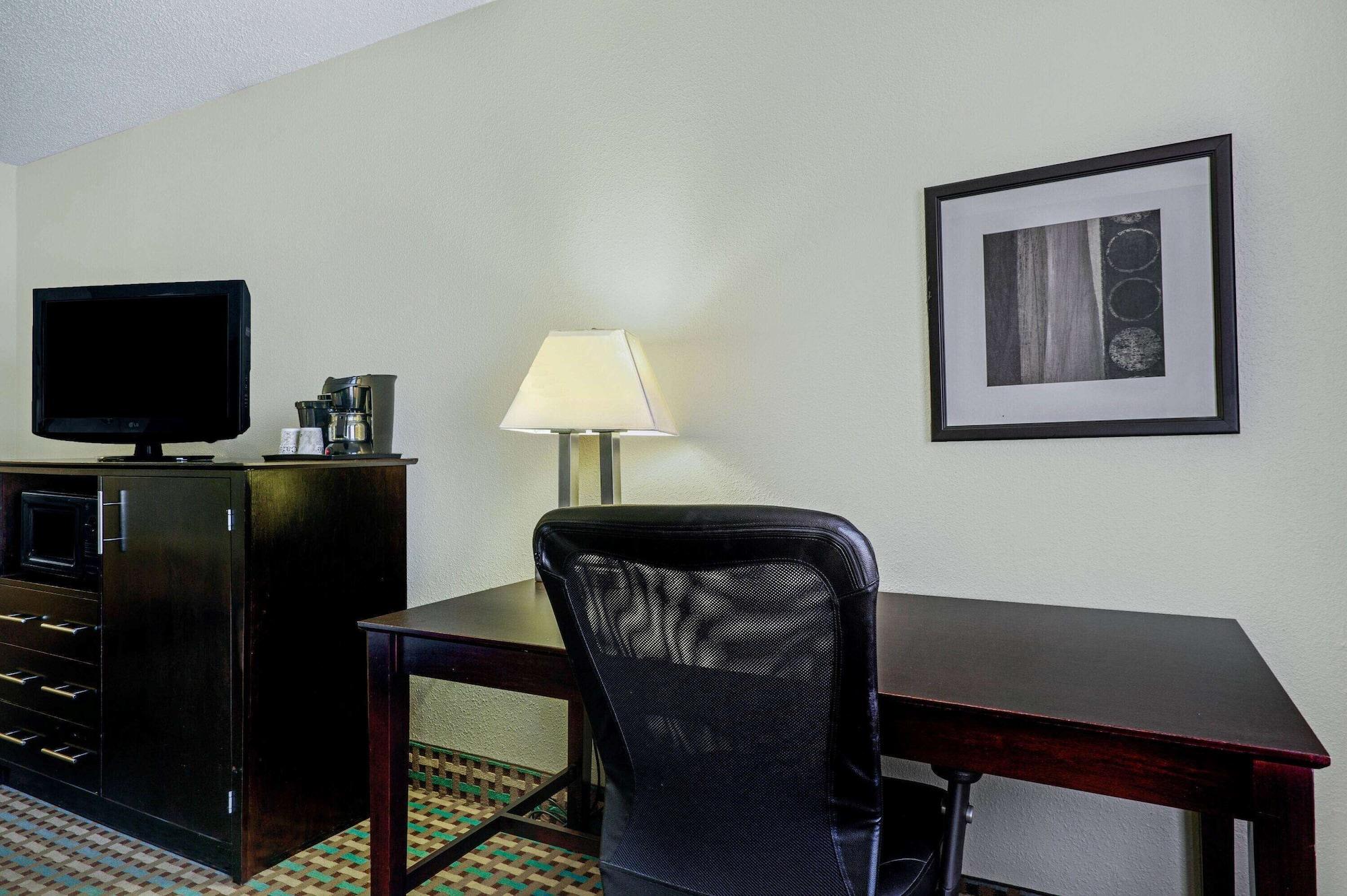 La Quinta Inn By Wyndham Columbia Se Fort Jackson Ngoại thất bức ảnh