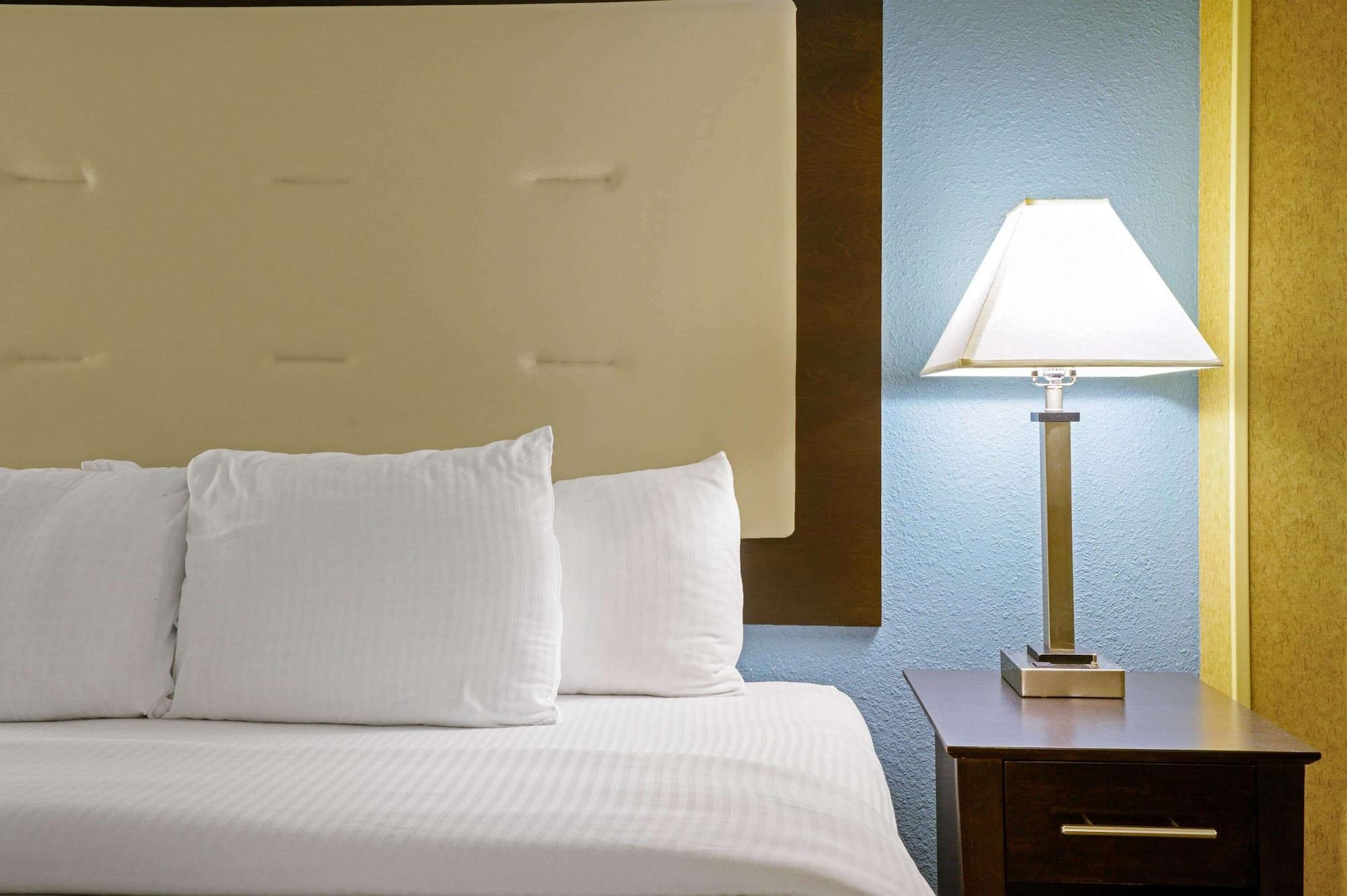 La Quinta Inn By Wyndham Columbia Se Fort Jackson Ngoại thất bức ảnh