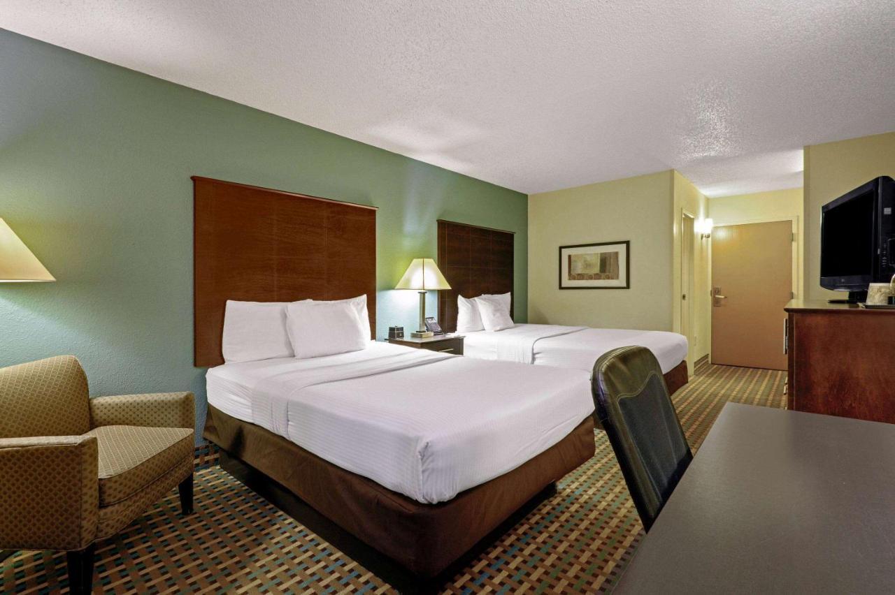 La Quinta Inn By Wyndham Columbia Se Fort Jackson Ngoại thất bức ảnh
