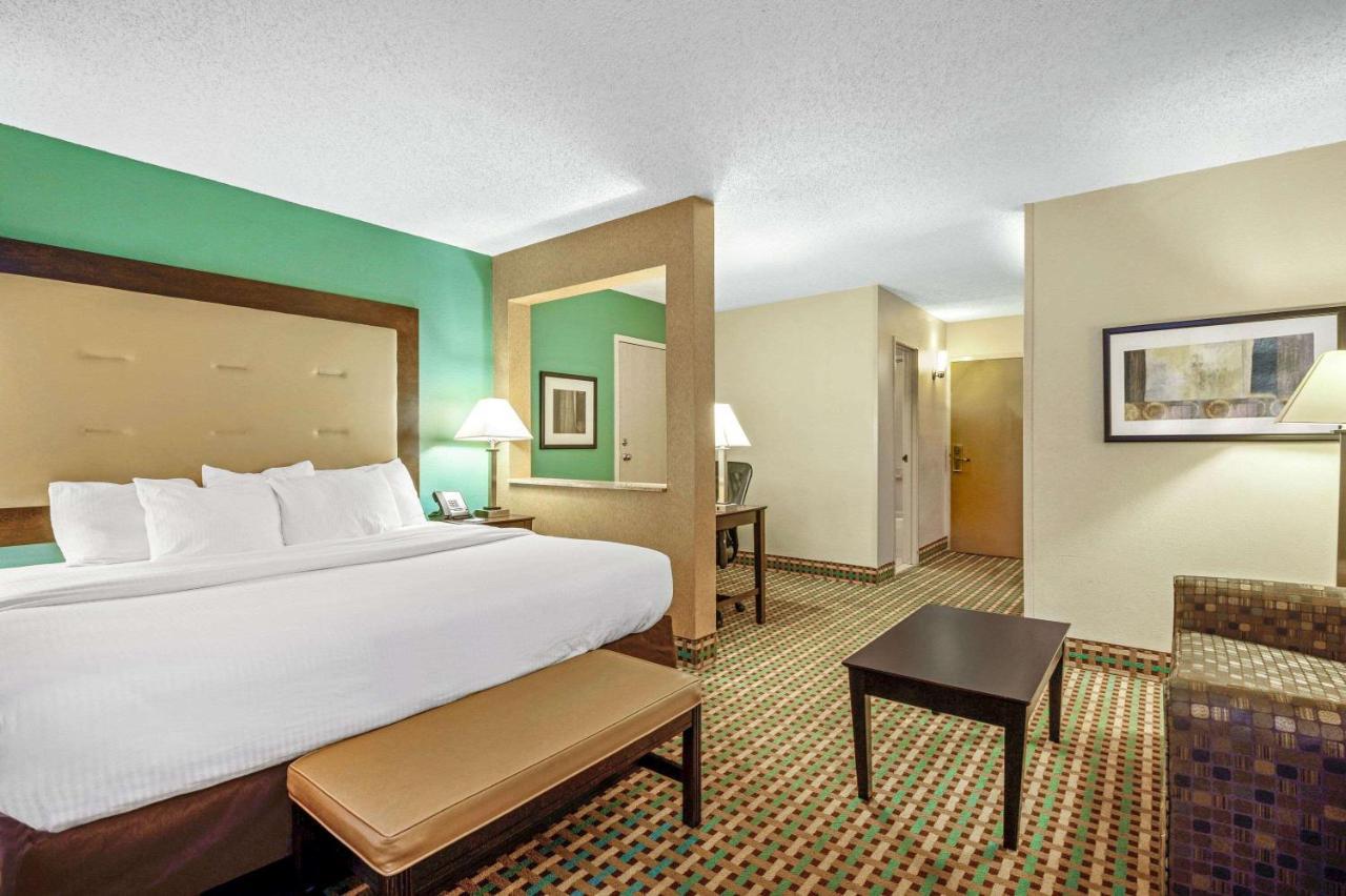 La Quinta Inn By Wyndham Columbia Se Fort Jackson Ngoại thất bức ảnh