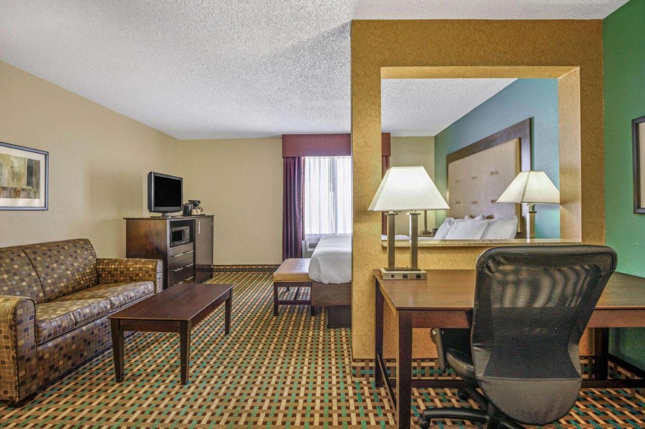 La Quinta Inn By Wyndham Columbia Se Fort Jackson Ngoại thất bức ảnh