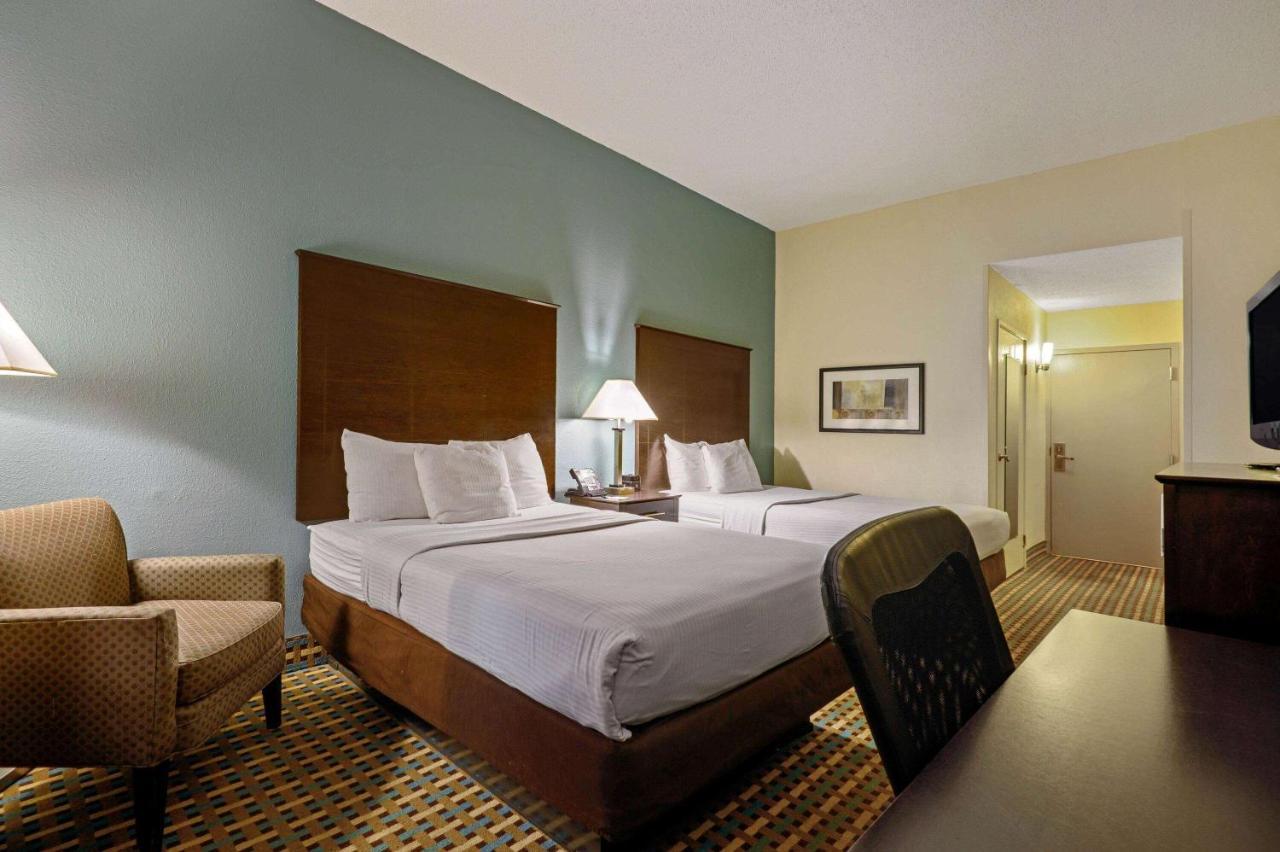 La Quinta Inn By Wyndham Columbia Se Fort Jackson Ngoại thất bức ảnh